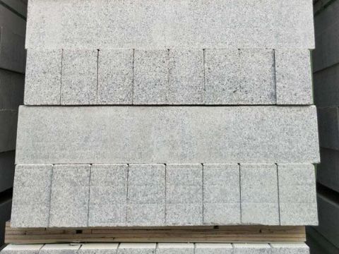 點擊查看詳細信息<br>標(biāo)題：花崗巖路沿石 閱讀次數(shù)：2792