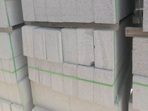 點擊查看詳細信息<br>標(biāo)題：花崗巖路沿石 閱讀次數(shù)：2773