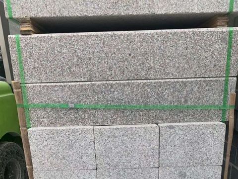 點擊查看詳細信息<br>標(biāo)題：花崗巖路沿石 閱讀次數(shù)：2675