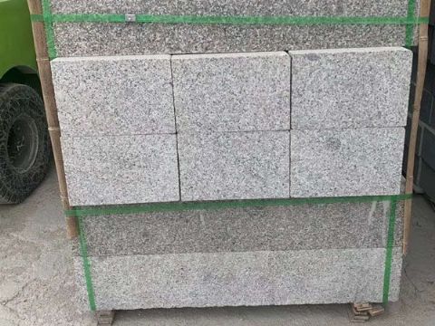 點擊查看詳細信息<br>標(biāo)題：花崗巖路沿石 閱讀次數(shù)：2896